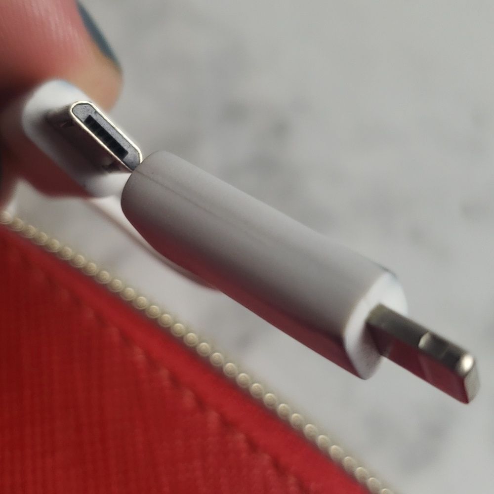 Red Mobile Power Bank Charger Handbag - Picture 11 of 12